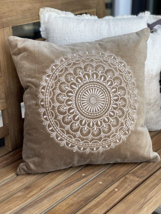 preston velvet taupe kussen
