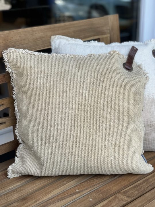 beige kussen