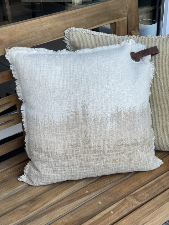 beige kussen brynxz
